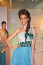Model walks for Manali Jagtap Show at Global Magazine- Sultan Ahmed tribute fashion show on 15th Aug 2012 (223).JPG